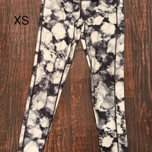 Athleta Black & White Marble Print Leggings